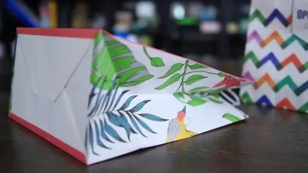 Прочная подарочная упаковка для покупок из крафт-бумаги с ручкой