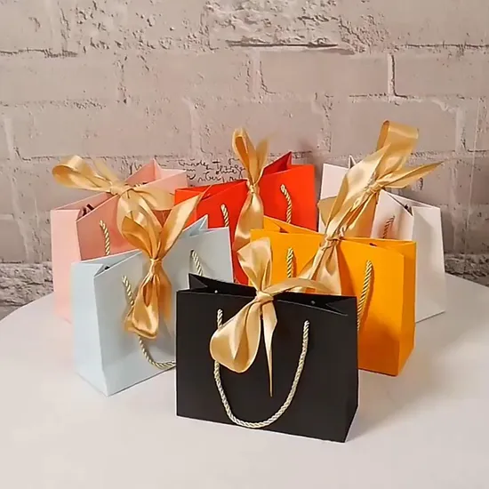 Персонализированный дизайн, бутик, цветная лента, роскошный индивидуальный печатный небольшой подарочный бумажный пакет для покупок с вашим собственным логотипом